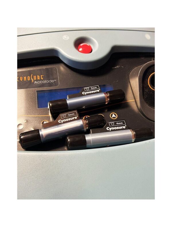 2008 CynoSure Accolade Alex Laser Hair Tattoo Removal System 100-7008-010