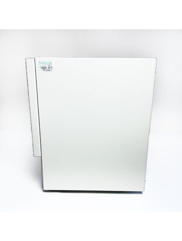 VWR Mini Incubator 97025-630 Temperature Control Microbiology Haematology