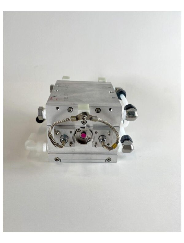 20240926081357-66f517c5a4896.jpg CYNOSURE APOGEE ELITE LASER HEAD PUMP CHAMBER PN: 100-7001-940