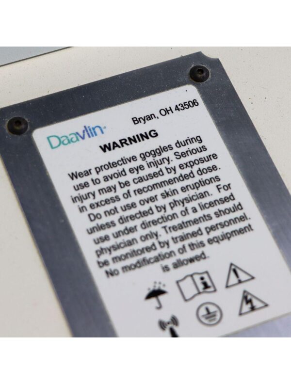 20240926083637-66f51d155f0c1.jpg Daavlin M Series Phototherapy Light Therapy Hands & Feet Duo Light-Boxes Eczema